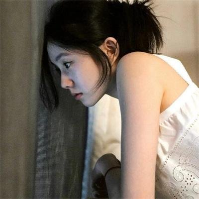 神秘裸女